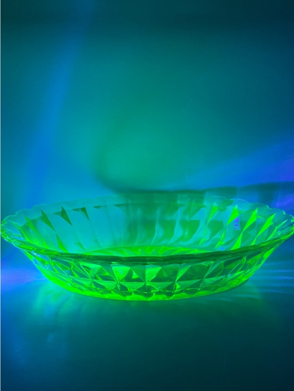 Uranium Starburst Green Glass Serving Bowl 9” Vintage